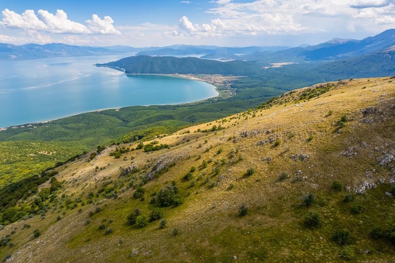 Jeden z punktów widokowych na Jezioro Ochrydzkie