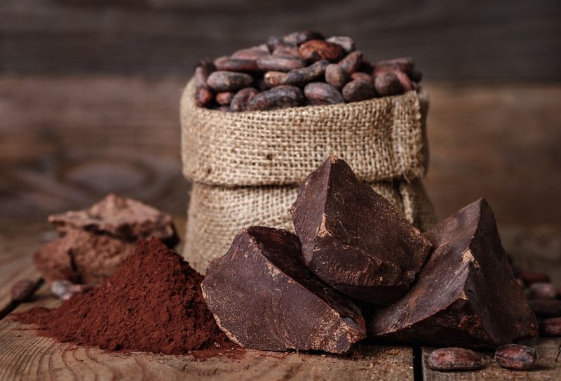 Ziarna kakaowca i czekolada