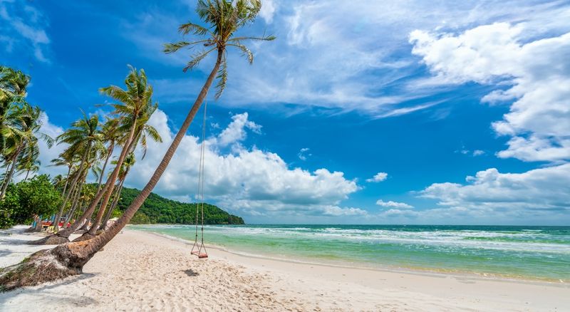 Phu Quoc i piękna plaża z palmami