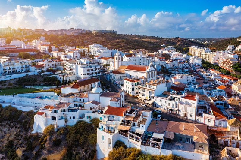 Albufeira i białe domki