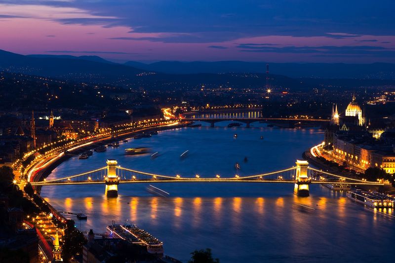 Panorama Budapesztu nocą