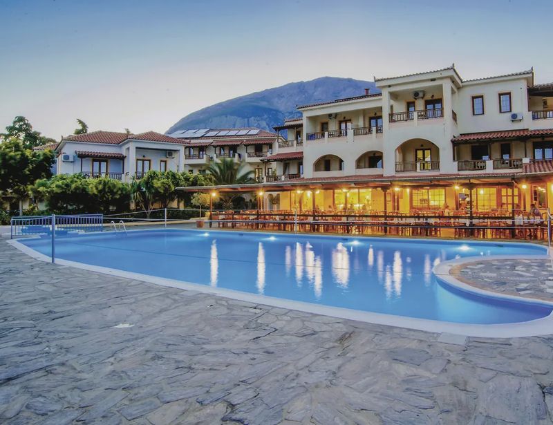 Hotel Kampos Village