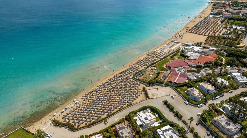 Położenie hotelu przy plaży