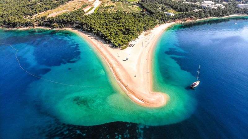 Zlatni Rat z lotu ptaka