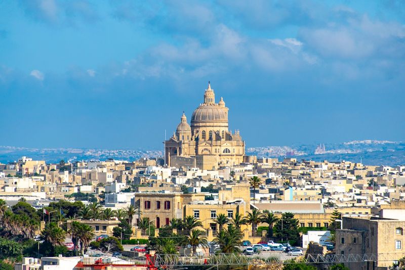 Rotunda i okoliczna zabudowa