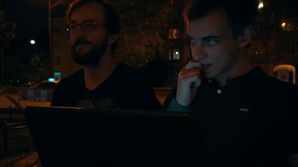 Masz swój udział w tworzeniu i promocji ”Lichtspeer”?
Oczywiście z produkcją nie miałem nic wspólnego. Co do promocji, to jeżeli zaliczysz do tego jakieś posty na Facebooku i polecanie znajomym to jak najbardziej. Nie ukrywam, że gra mi się bardzo podoba.
Jakie są dalsze plany studia Lichthund? Będzie kontynuacja ”Lichtspeer” czy może coś nowego?
Panowie powiększyli zespół i już jest ich czwórka. Pracują nad nową grą - ”TourAnimals”, pierwszy raz będzie można zobaczyć ją w akcji na konferencji Digital Dragons 22 maja w Krakowie. Na tej samej konferencji będzie też można zobaczyć "Wszystko z nami w porządku".