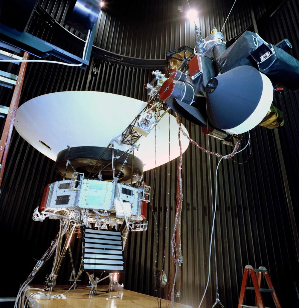 Voyager 2 cleanroom