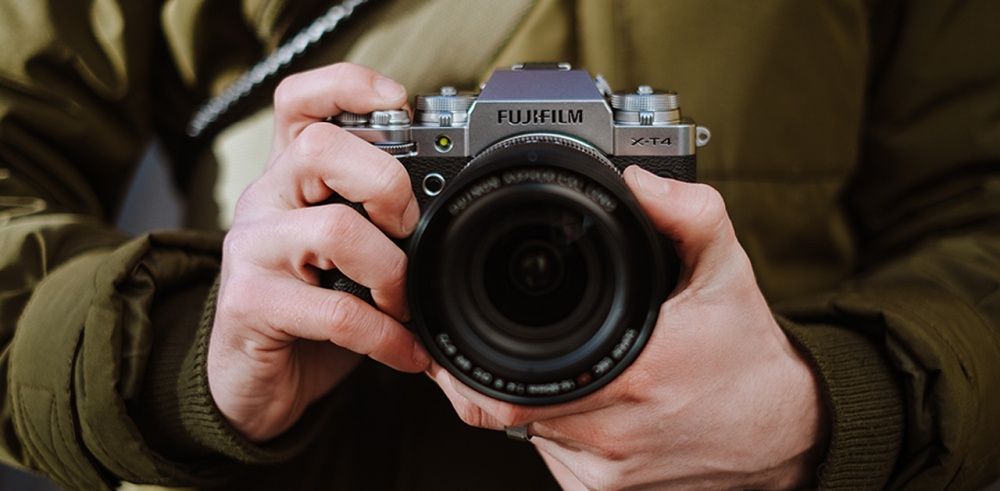 Fujifilm X-T4 dłonie