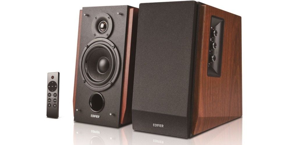Edifier R1700BTs