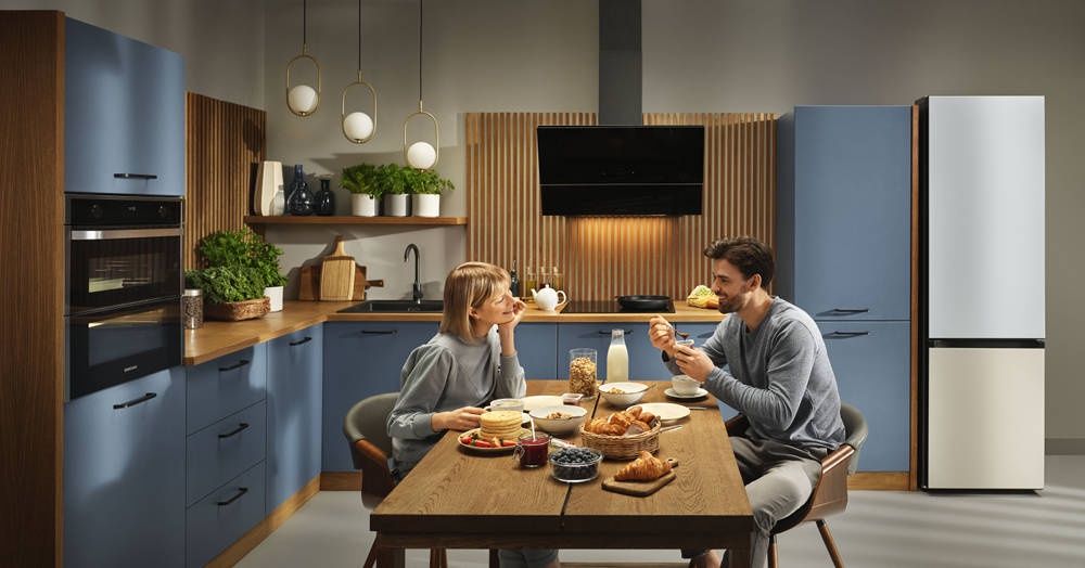 Przekonaj się, jak personalizowana lodówka modułowa Samsung Bespoke może dopasować się do twojego wnętrza.