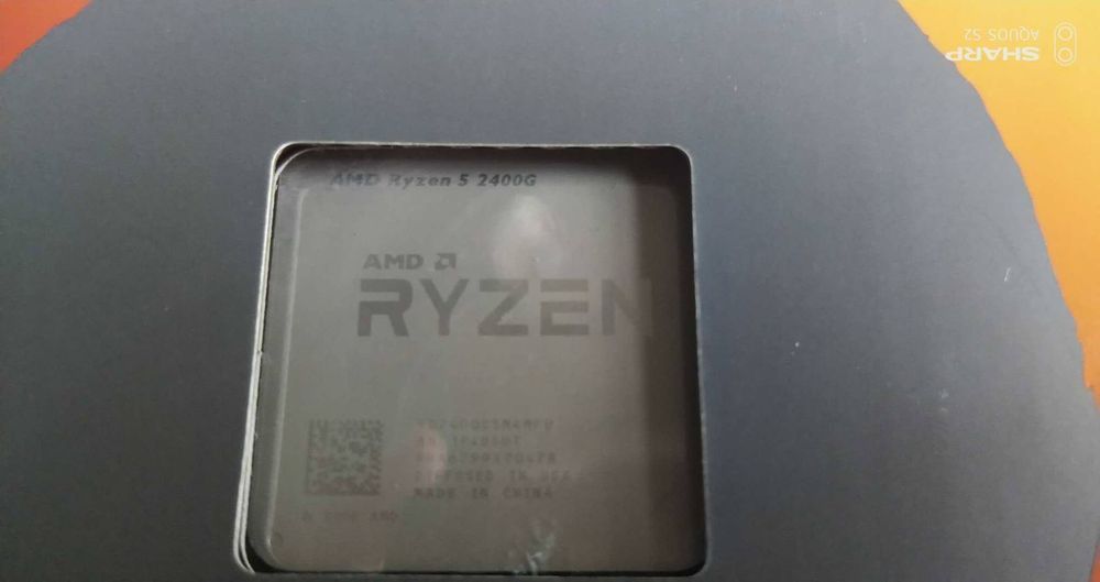 AMD Ryzen 5 2400G i Ryzen 3 2200G
