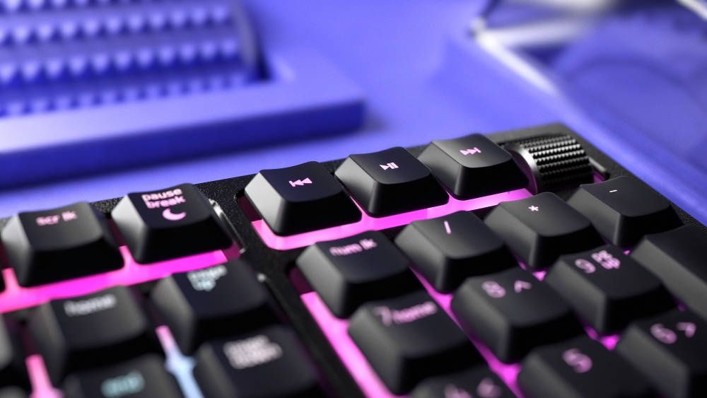 Razer Oranta V2 media