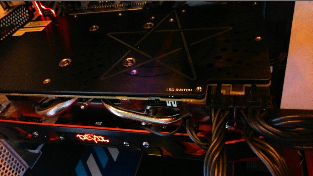 PowerColor Radeon RX 580 Red Devil Golden Sample