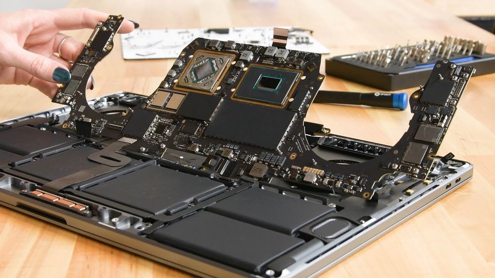 Apple MacBook Pro 16 - płytka drukowana