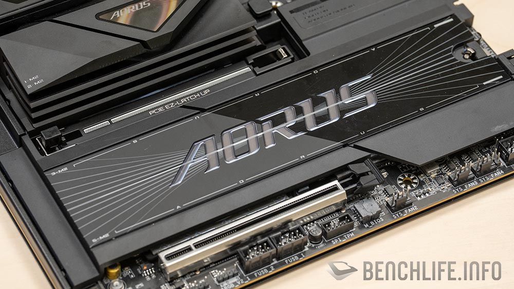 Radiator z logo Gigabyte Aorus