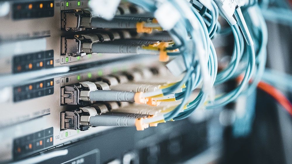 gigabitowy internet przez światłowód