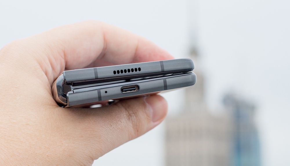 Samsung Galaxy Z Fold 2 dół