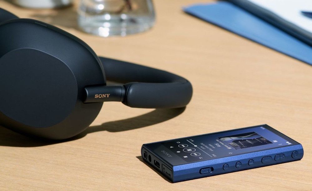 Sony Walkman NW-A306 lifestyle