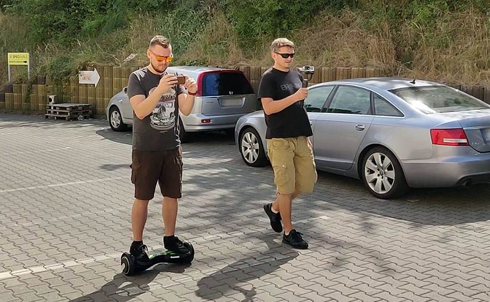 Tani gimbal vs hoverboard - co lepiej stabilizuje?