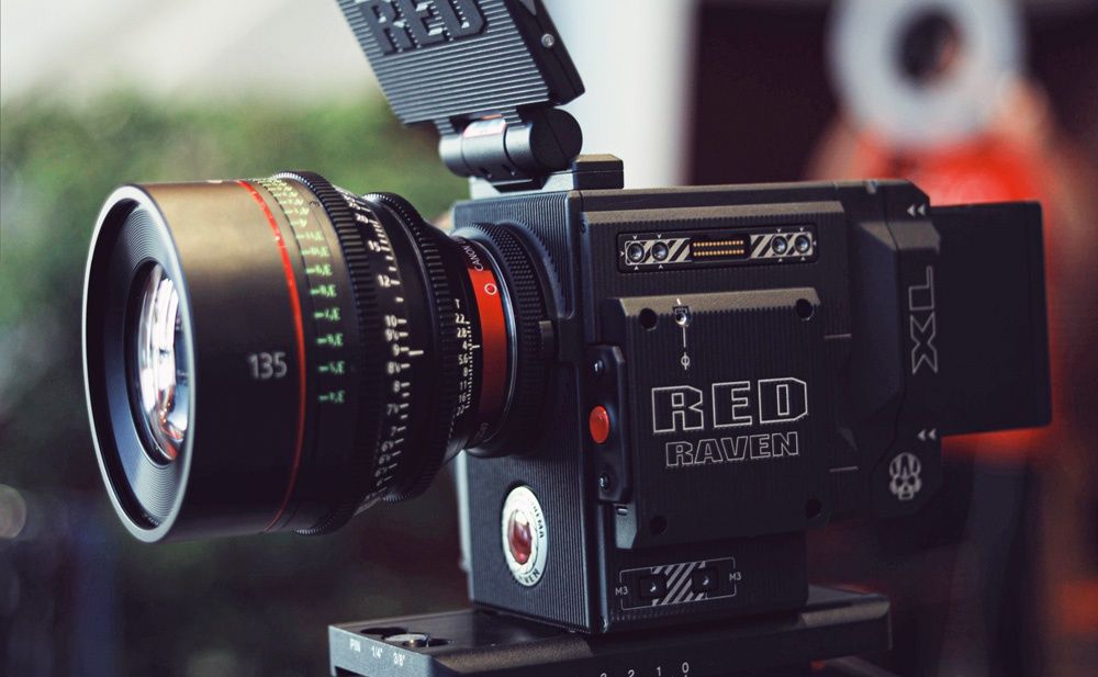 Kamera RED i obiektyw filmowy