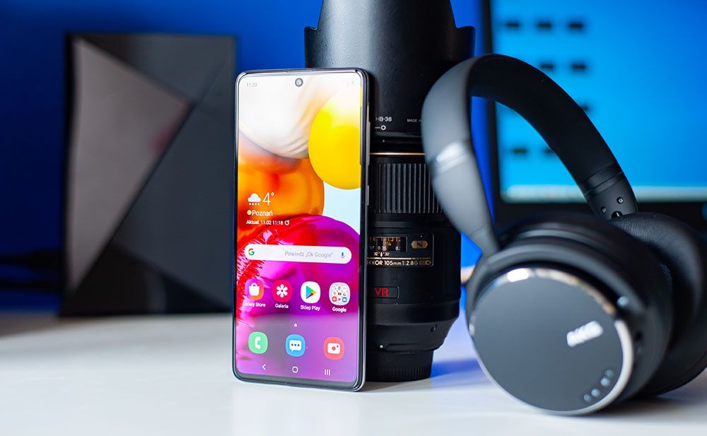 Samsung Galaxy A71 - ze słuchawkami AKG