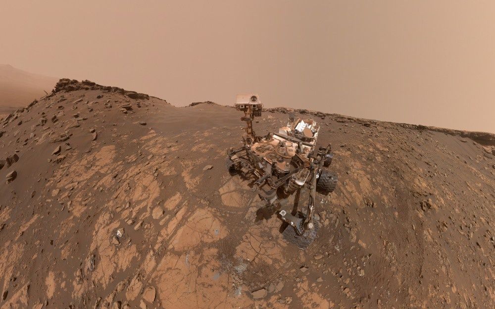 Curiosity selfie 26 luty 2020