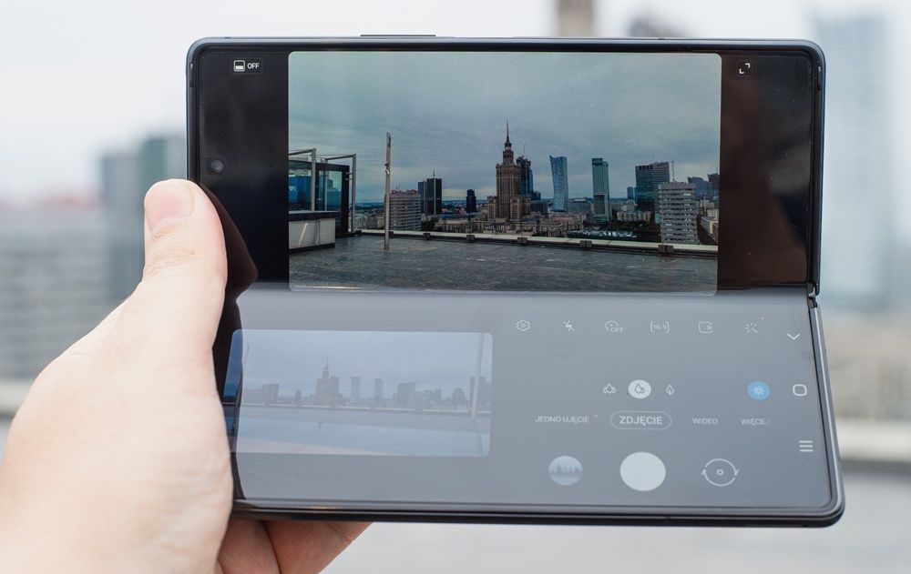 Samsung Galaxy Z Fold 2 dodatkowy ekran