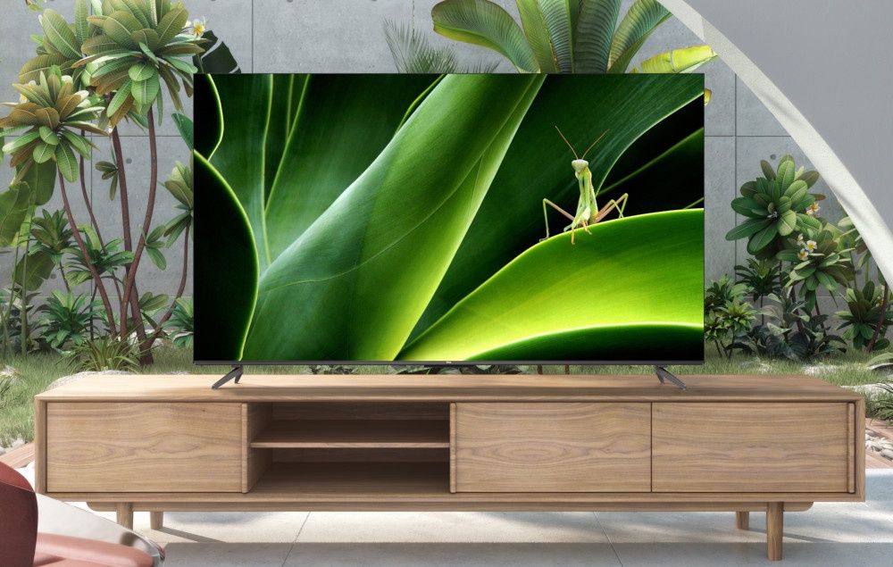 TCL P73