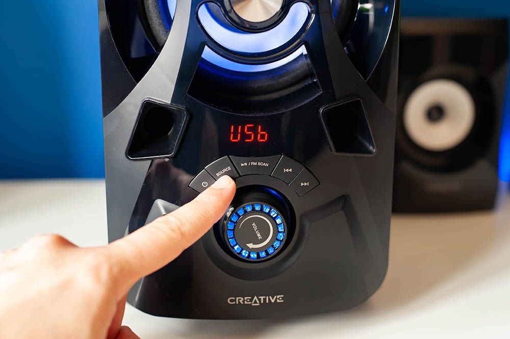 Creative SBS E2900 przyciski
