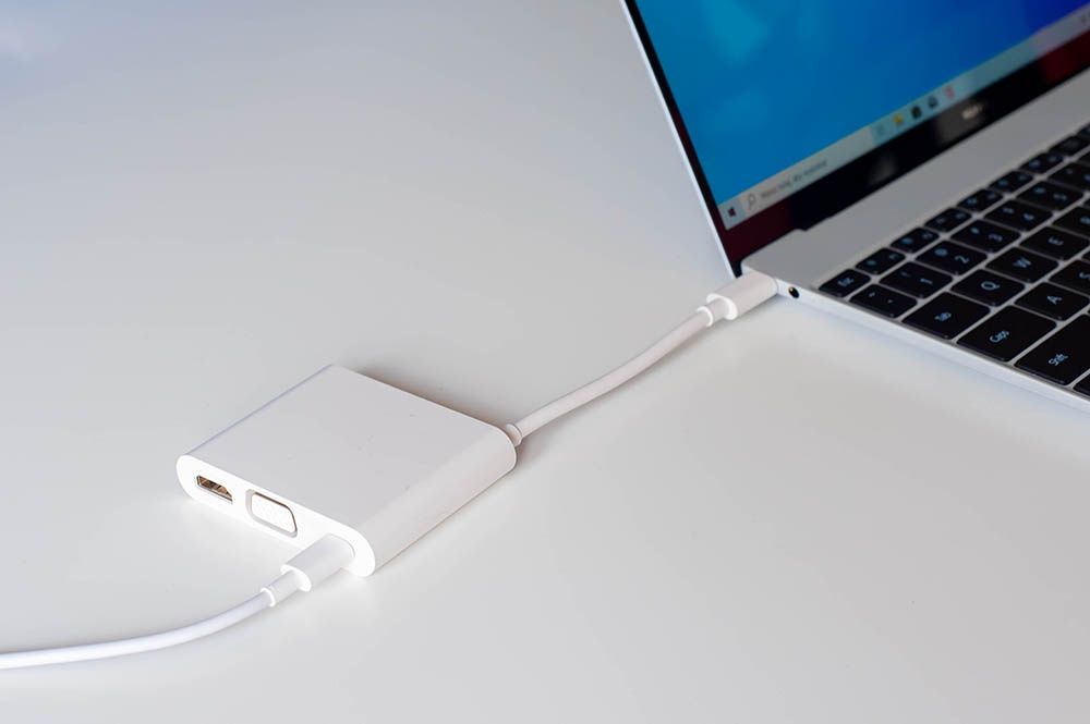 Huawei MateBook X - przejściówka USB-C do monitora