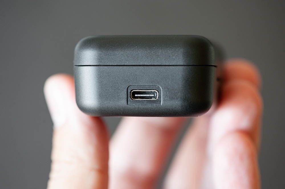MEE audio X10 - pokrowiec ładujący