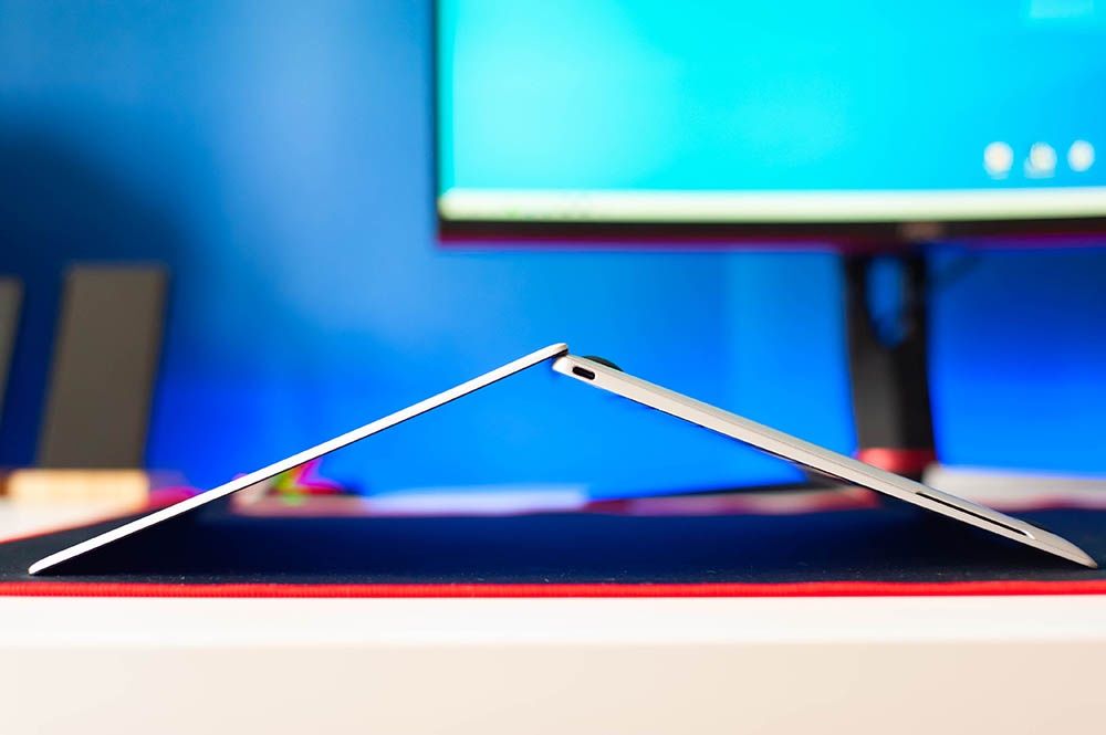 Huawei MateBook X 2020 - smukła obudowa