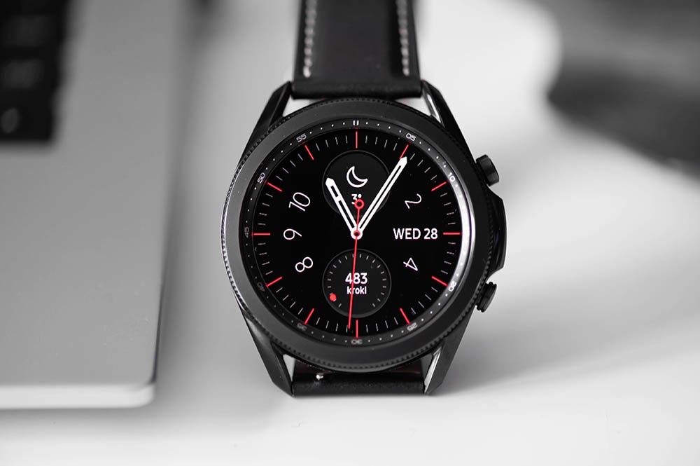 smartwatch Samsung z EKG i pomiarem ciśnienia tętniczego