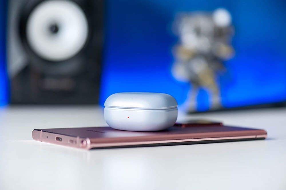 Samsung Galaxy Buds Pro - ładowanie bezprzewodowe