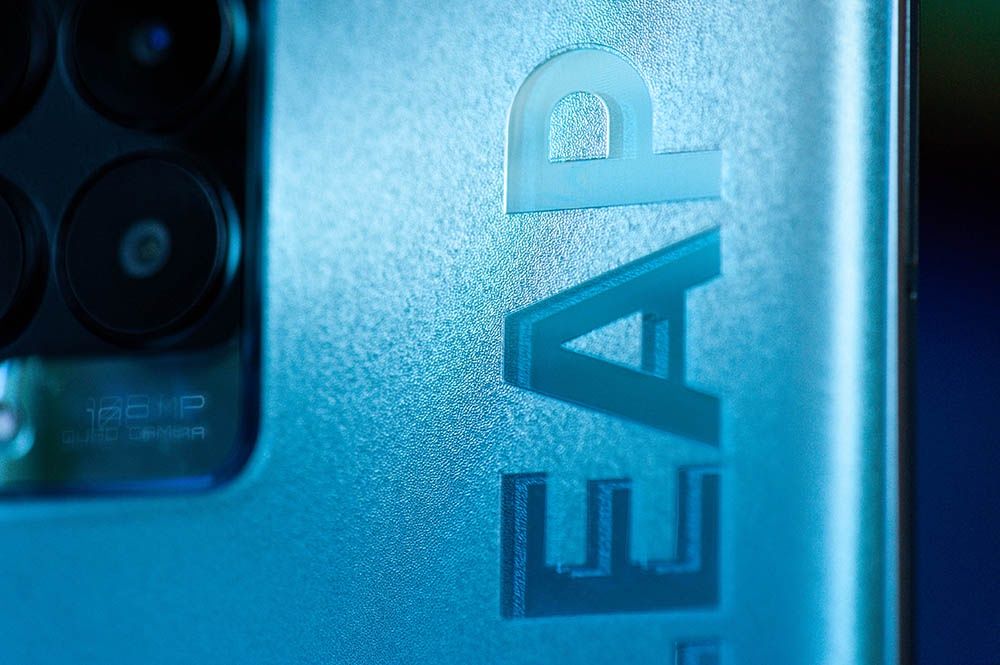 realme 8 Pro - powierzchnia tyłu obudowy