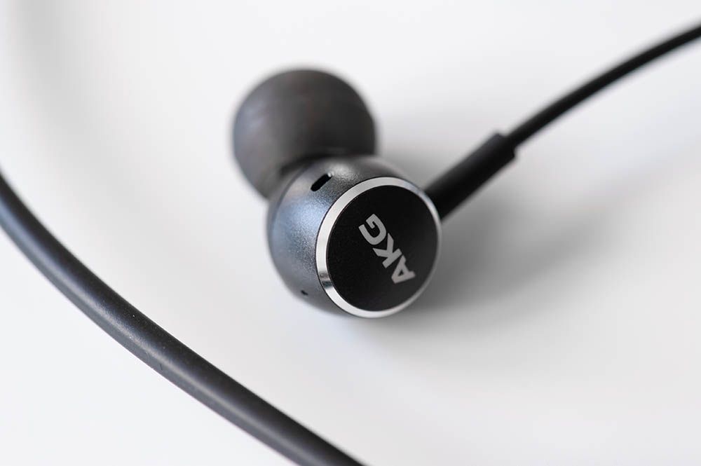 AKG Y100 Wireless - grają głośno