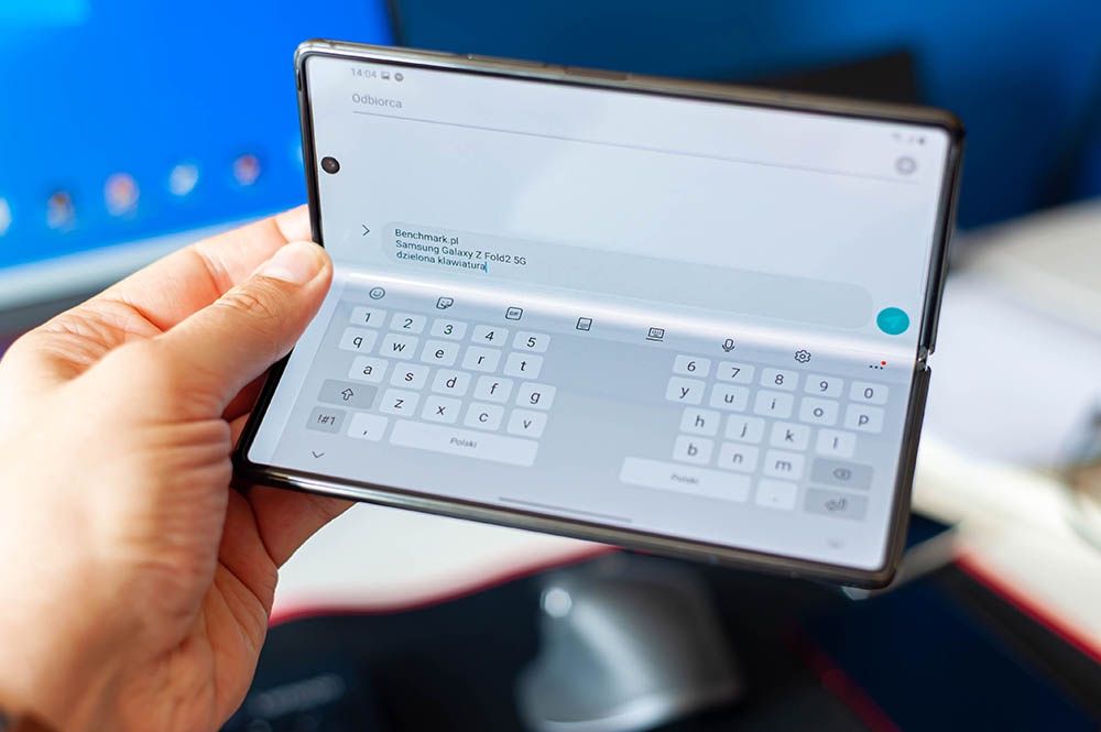 Galaxy Z Fold 2 - podzielona klawiatura