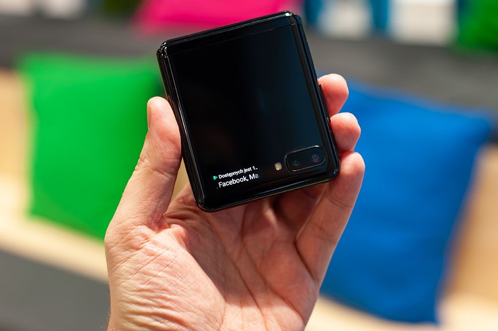 Samsung Galaxy Z Flip - powiadomienia na małym wyświetlaczu