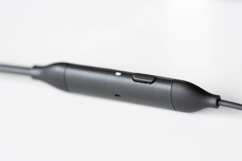 AKG Y100 Wireless - kontroler