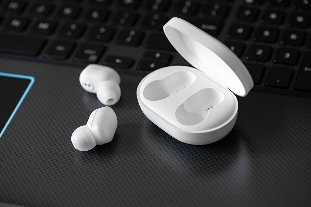 Xiaomi Mi True Wireless Earbuds - całkkiem bezprzewodowe słuchawki Bluetooth Xiaomi