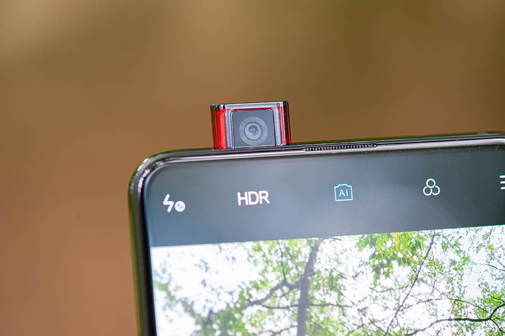 Xiaomi Mi 9T - wysuwany aparat przedni