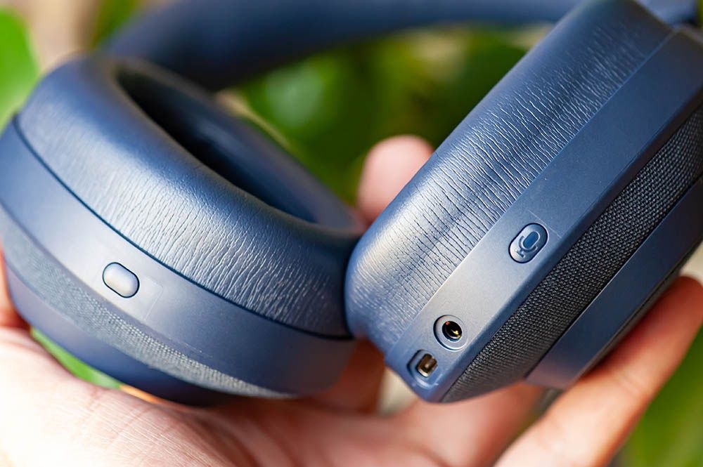 Jabra Elite 85h - przyciski i złącza