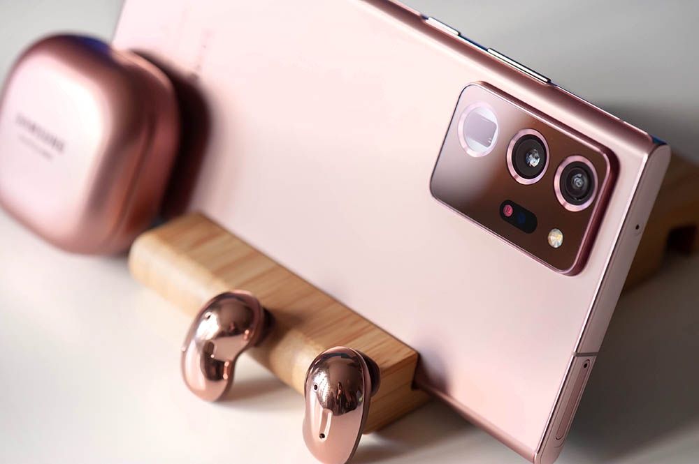 Samsung Galaxy Note20 Ultra i słuchawki Galaxy Buds Live