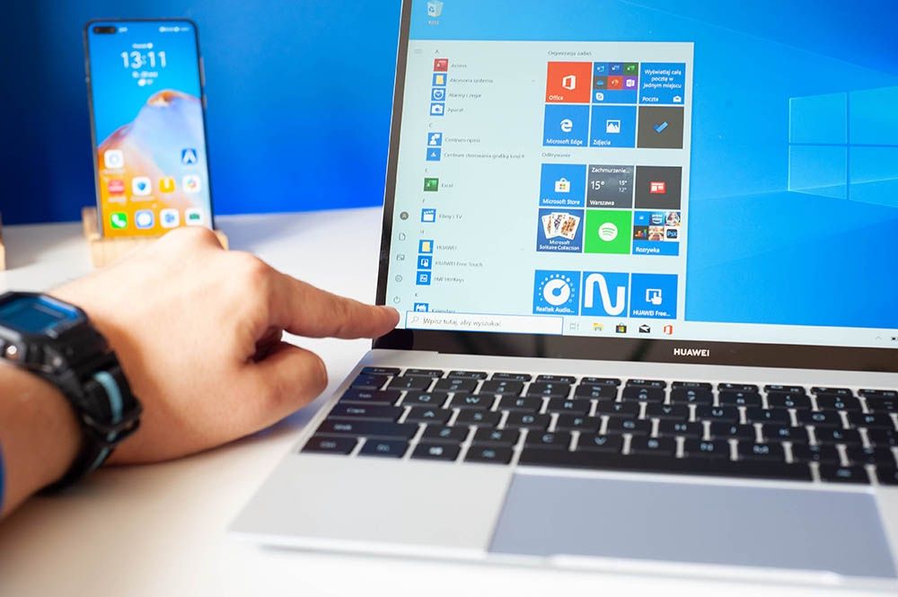 Huawei MateBook X - obsługa dotykowa