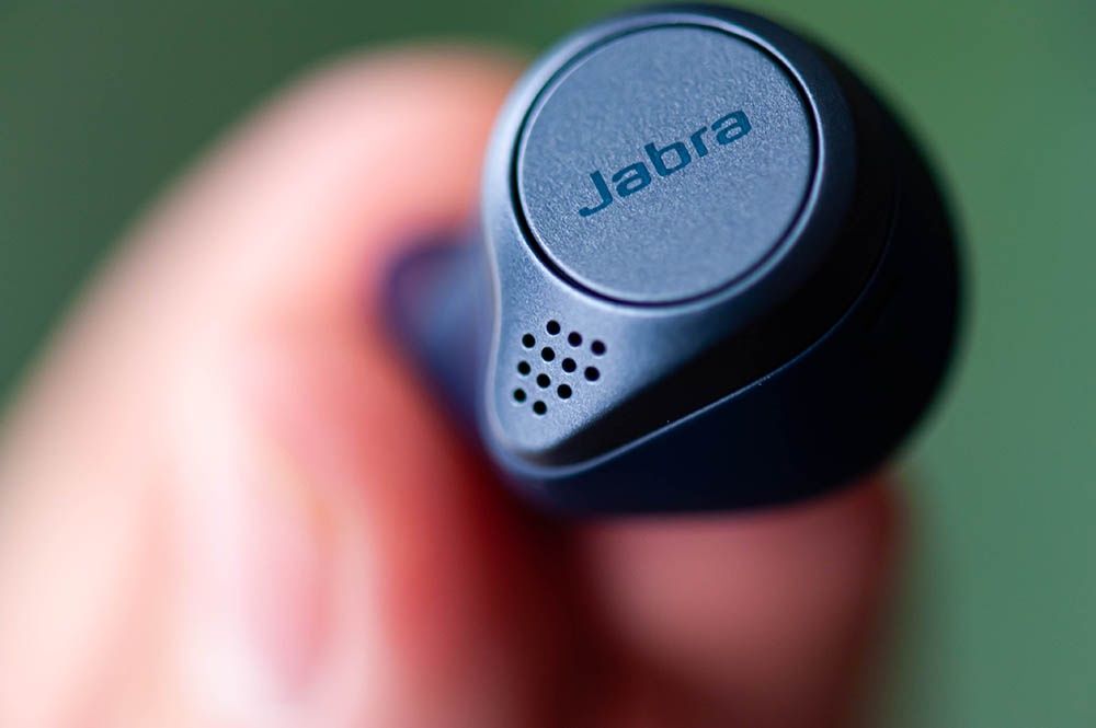 Jabra Elite Active 75t - przycisk