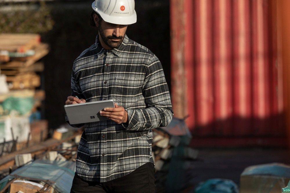 Microsoft Surface Go 2 pracownik