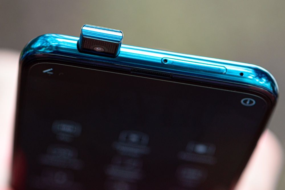 Huawei P Smart Z dłoń obiektyw przedni