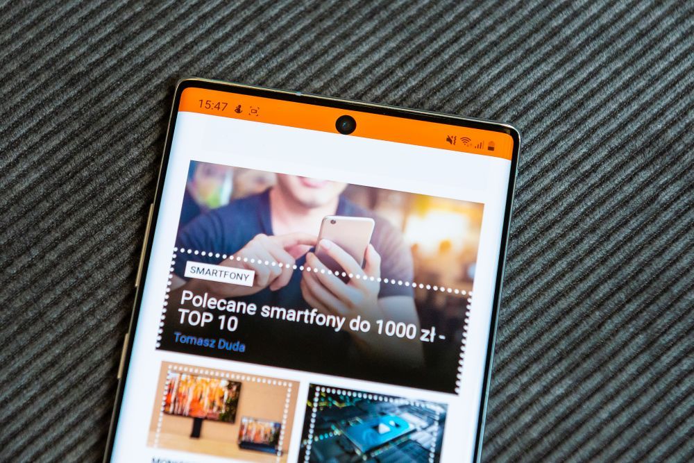 Samsung Galaxy Note 10+ przednia kamerka