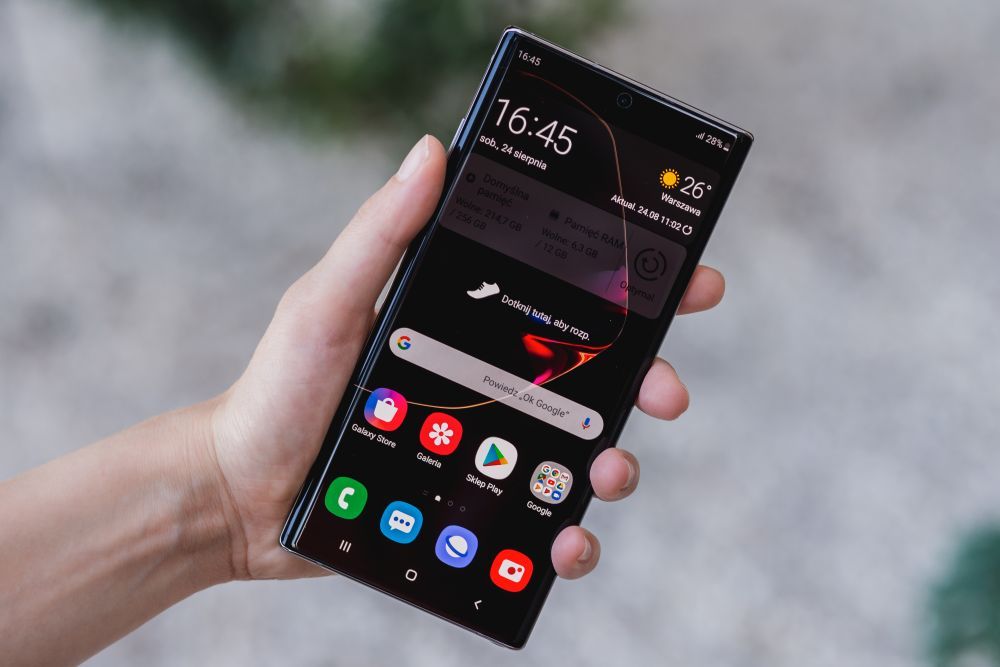 Samsung Galaxy Note 10+ dłoń ekran startowy