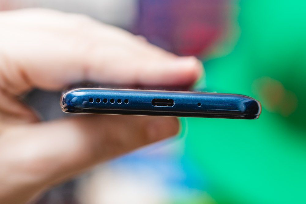 Motorola Moto G8 Power dolna krawędź smartfona